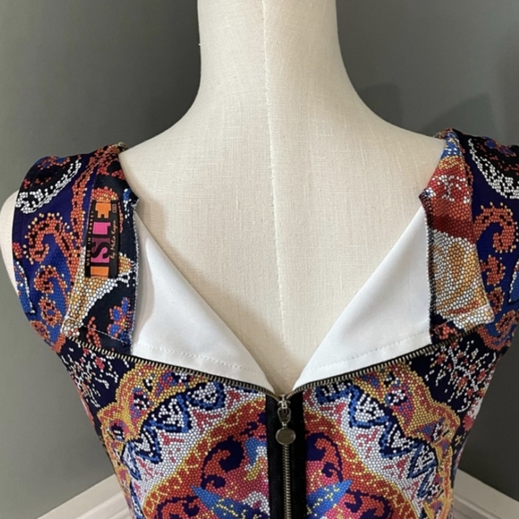 Colorful Medallion Print Sleeveless Sheath Dress - ISLE by Melis Kozan - Picture 6 of 8